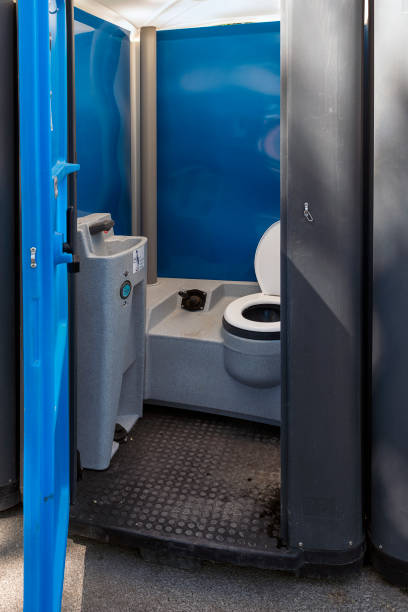 Best Portable bathroom rental  in Van Buren, MO